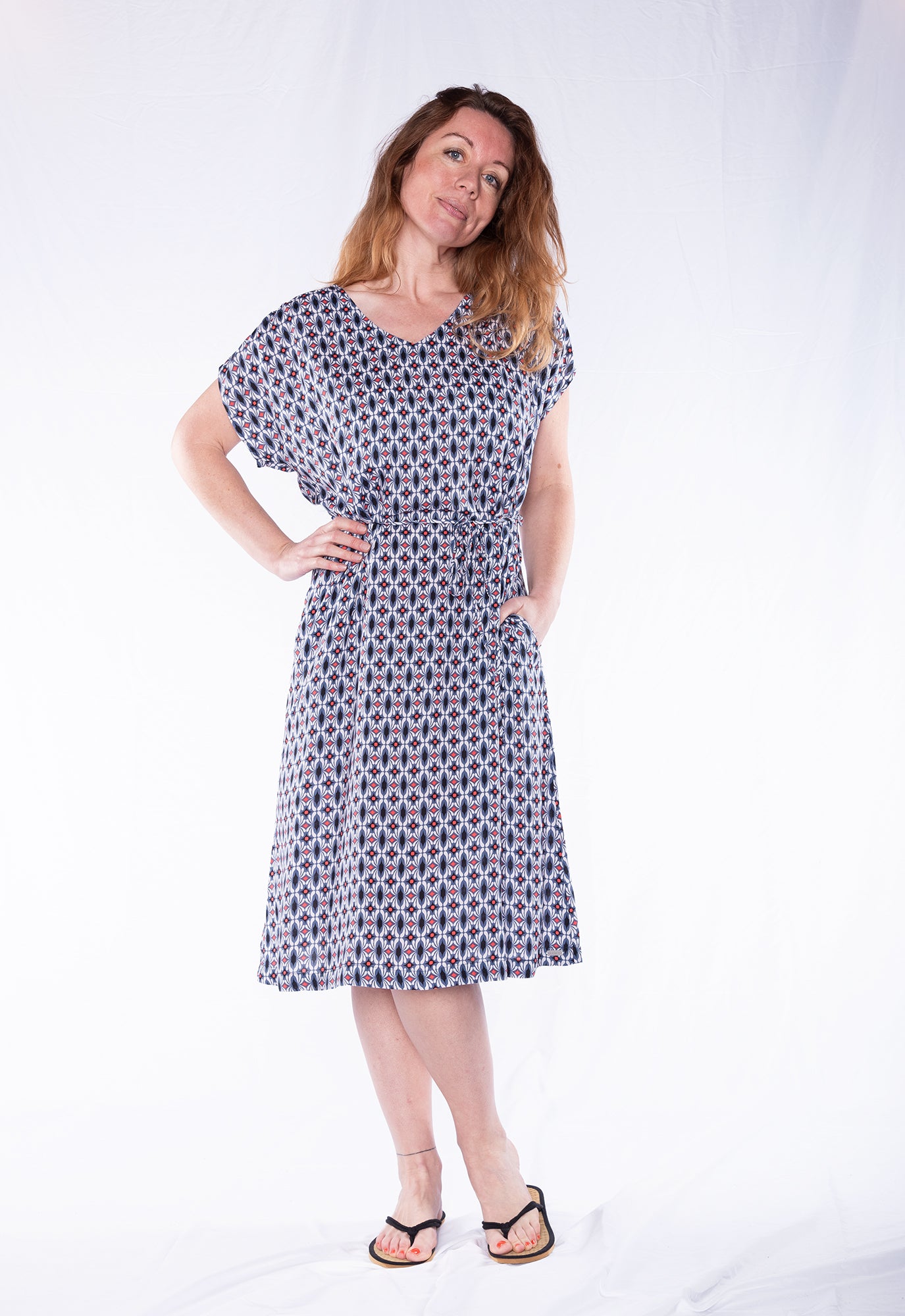 Lockeres Kleid mit V-Ausschnitt - S24Dress-R5