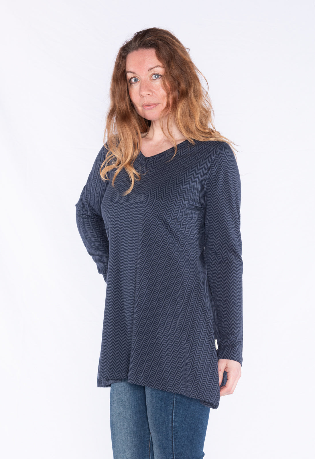 Longsleeve mit V-Ausschnitt - GOTS zertifiziert - W24Top-G10